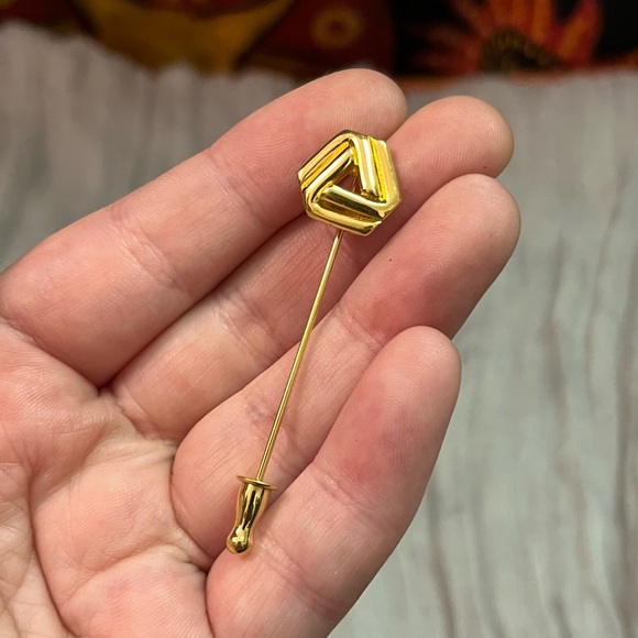 Monet Jewelry - VTG 90’s Monet Signed Geometric Gold Tone Metal Costume Jewelry Stickpin Pin